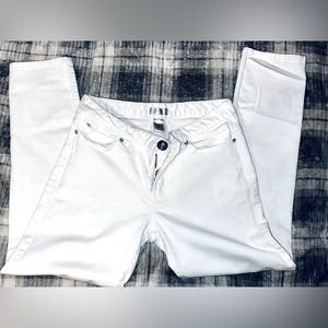 NWOT Women’s Metro 7 White Skinny Jeans